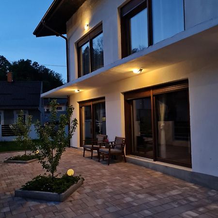 Old Town Road Apartment Karlovac Exterior photo
